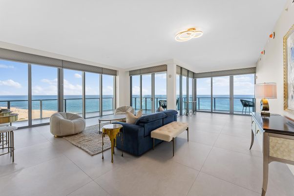 Interior, Living room, Water