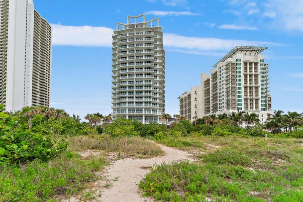 Exterior, Facade, Highrise