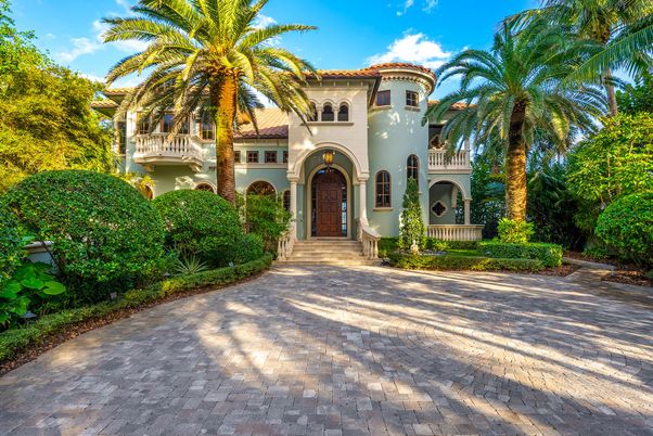 Exterior, Facade, Mediterranean