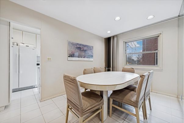 Dining room, Interior, Recessed Lighting