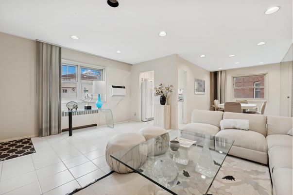 Dining room, Interior, Living room, Recessed Lighting