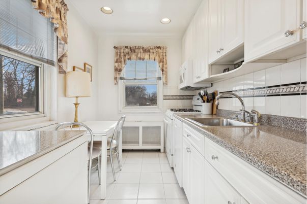 Dining room, Interior, Kitchen, Recessed Lighting
