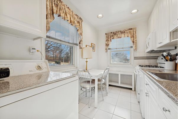 Dining room, Interior, Kitchen, Recessed Lighting