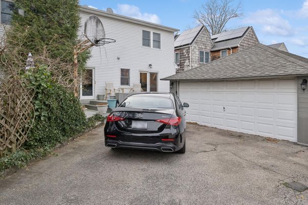 Detached Garage, Exterior