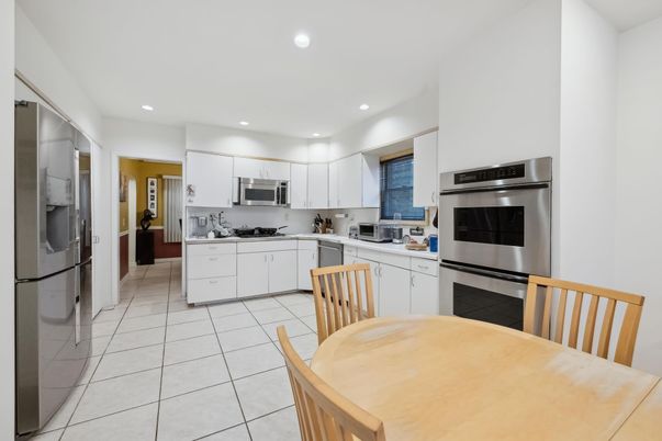 Dining room, Interior, Kitchen, Recessed Lighting, Stainless Steel Appliances