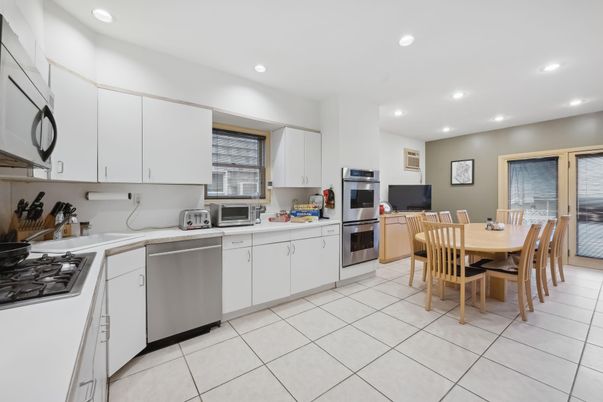 Dining room, Interior, Kitchen, Recessed Lighting, Stainless Steel Appliances