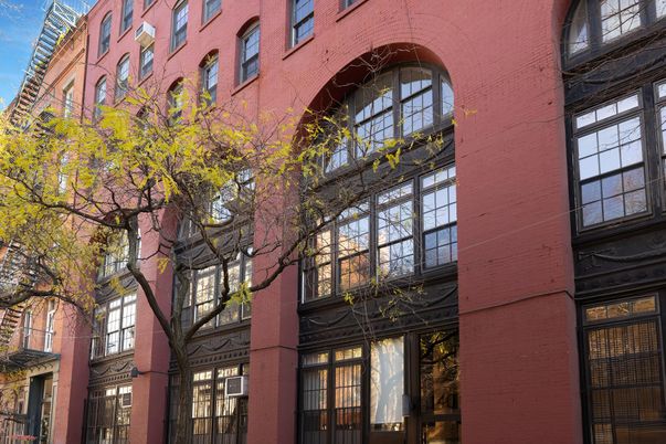 Exterior, Facade, Rowhouse
