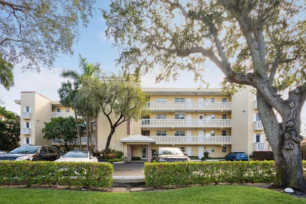 Exterior, Facade, Condo Building