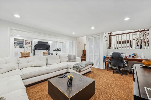 Fitness Equipment, Interior, Living room, Recessed Lighting