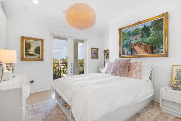 Bedroom, Interior, Pendant Lights, Recessed Lighting, Wood Texture Flooring