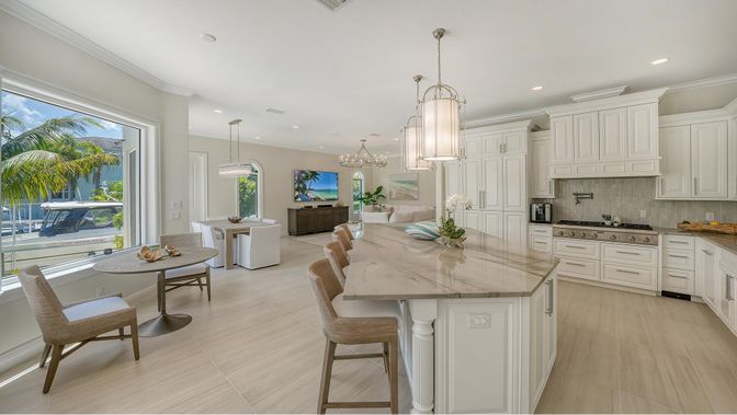 Chandelier, Dining room, Interior, Kitchen, Pendant Lights, Recessed Lighting, Stainless Steel Appliances