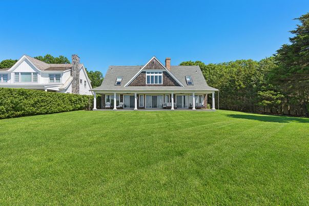 Backyard, Exterior, Facade, Cape Cod