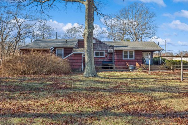 Backyard, Exterior, Facade, Cape Cod