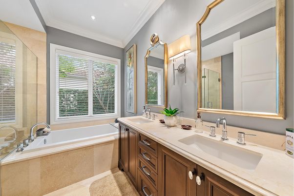 Bathroom, Dual Sink Vanities, Interior, Recessed Lighting