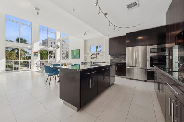 Dining room, Interior, Kitchen, Stainless Steel Appliances