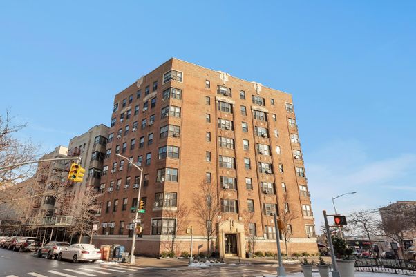 Exterior, Facade, Condo Building