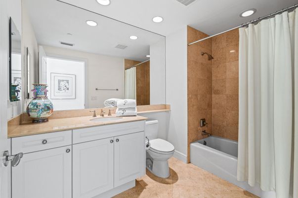 Bathroom, Interior, Recessed Lighting