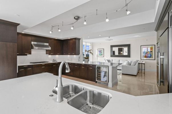 Dining room, Interior, Kitchen, Living room, Stainless Steel Appliances