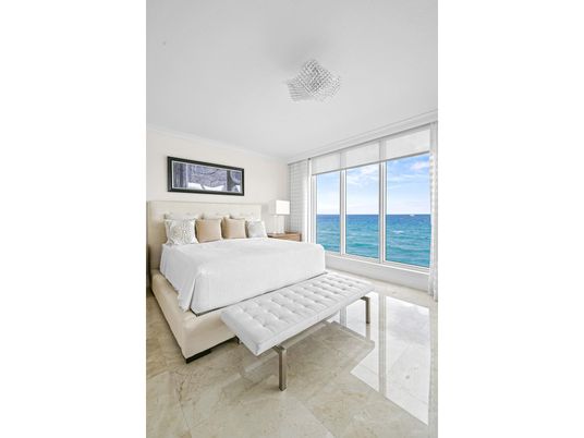 Bedroom, Interior, Water