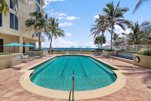 Exterior, Pool, Water