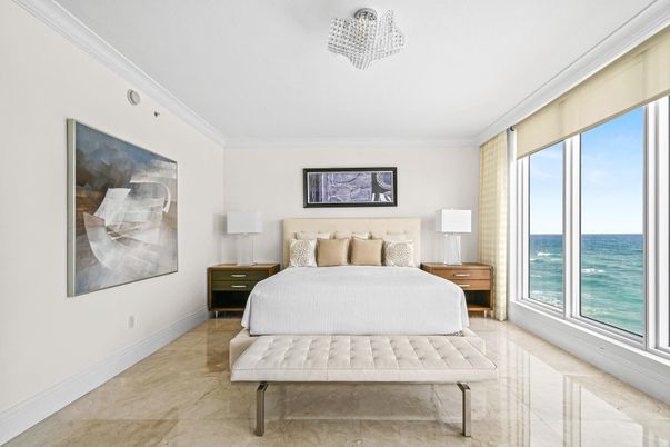 Bedroom, Interior, Water