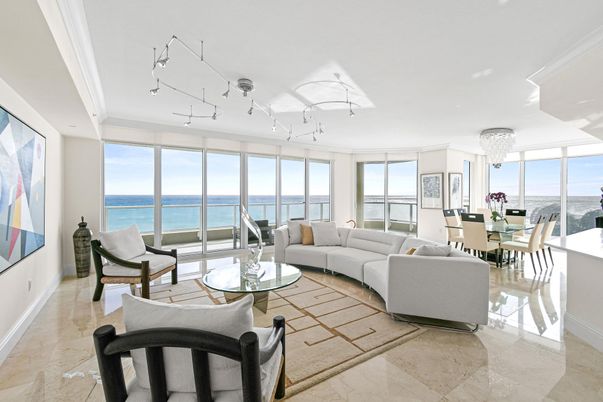 Chandelier, Dining room, Interior, Living room, Water