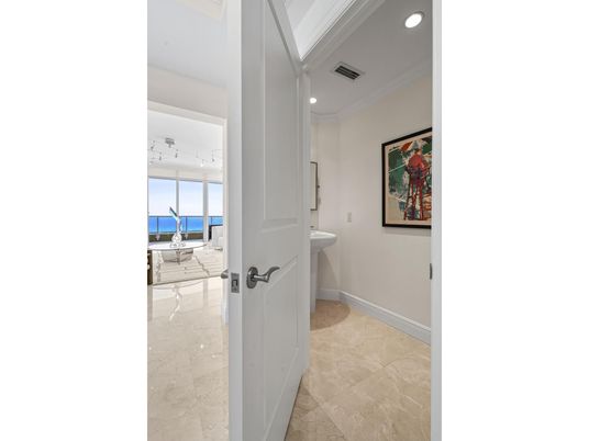 Bathroom, Interior, Recessed Lighting, Water