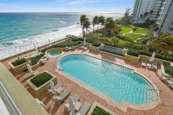 Exterior, Pool, Water