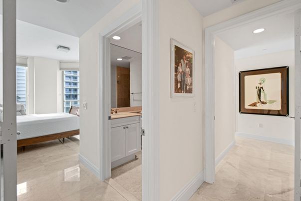 Bathroom, Bedroom, Interior, Recessed Lighting