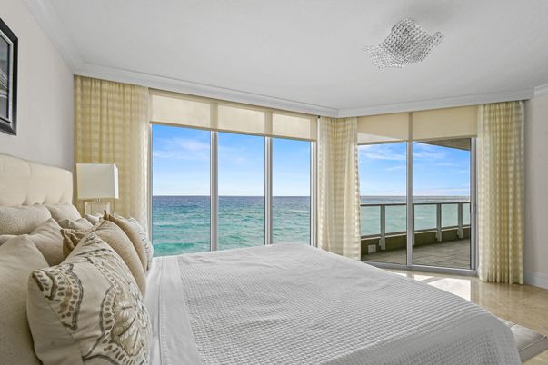 Bedroom, Interior, Water