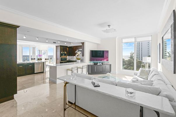 Interior, Kitchen, Living room, Recessed Lighting, Stainless Steel Appliances