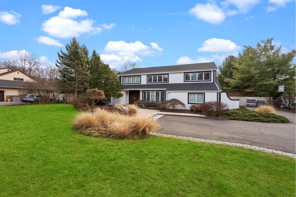 Backyard, Exterior, Facade, Split Level