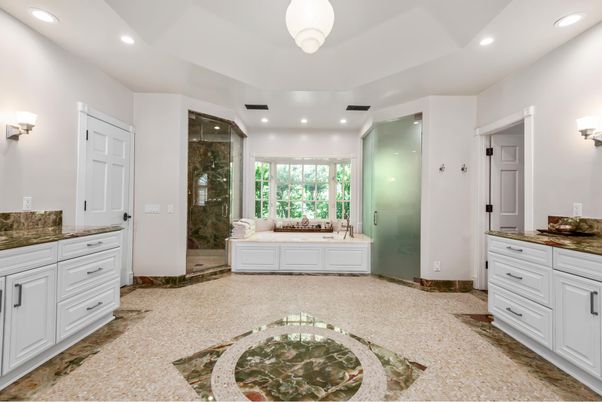 Bathroom, Interior, Recessed Lighting