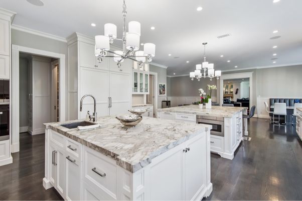 Chandelier, Dining room, Interior, Kitchen, Recessed Lighting, Stainless Steel Appliances, Wood Texture Flooring