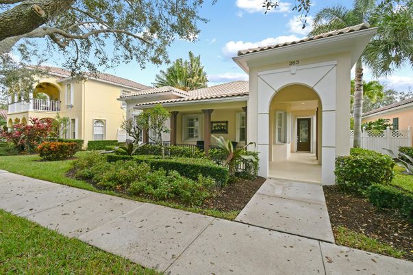 Exterior, Facade, Mediterranean