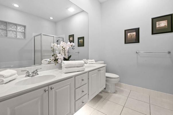 Bathroom, Dual Sink Vanities, Interior, Recessed Lighting