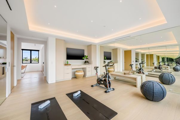 Fitness Equipment, Interior, Recessed Lighting, Wood Texture Flooring