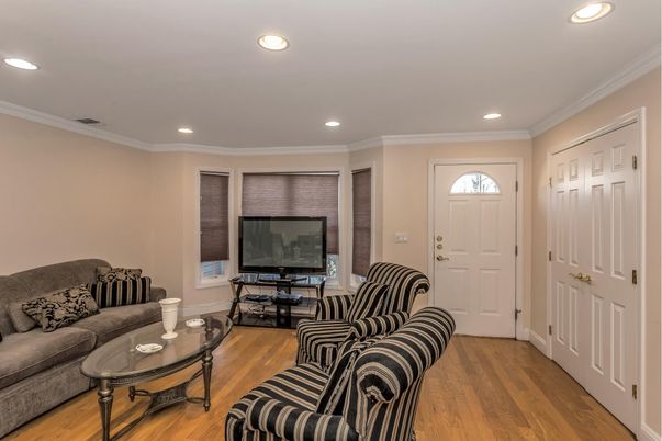 Interior, Living room, Recessed Lighting, Wood Texture Flooring