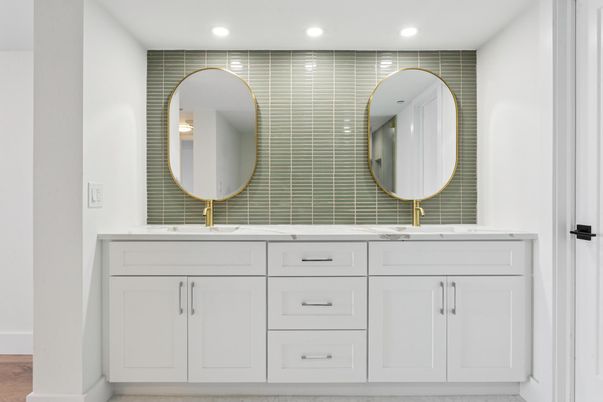 Bathroom, Dual Sink Vanities, Interior, Recessed Lighting