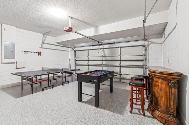 Game Room, Garage, Interior