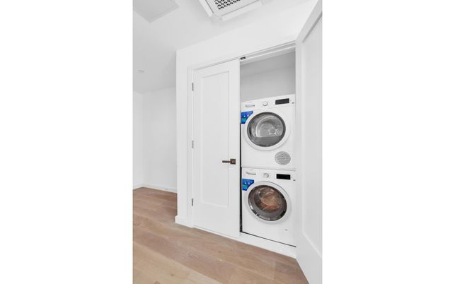 Interior, Utility Closets, Washer, Wood Texture Flooring