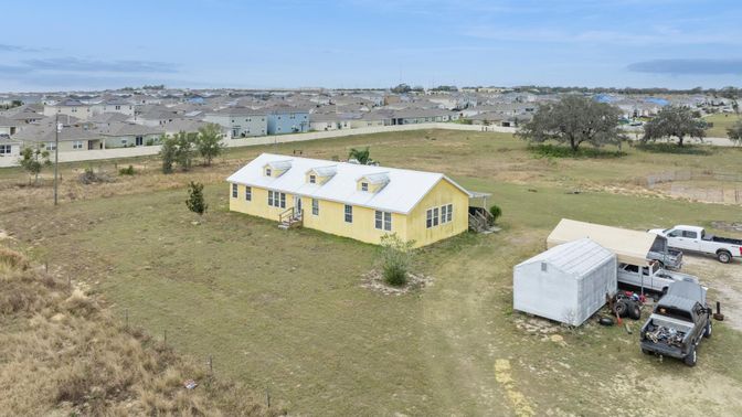 Exterior, Drone