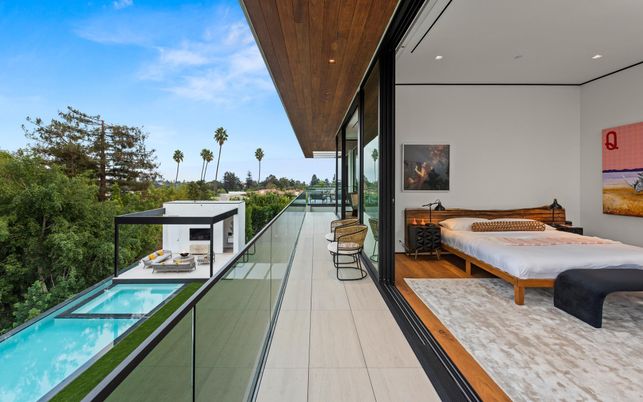 Exterior, Pool, Recessed Lighting