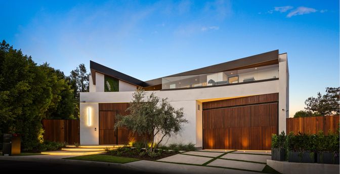 Attached, Exterior, Facade, Modern