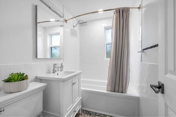 Bathroom, Interior, Recessed Lighting