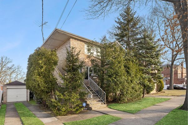 Detached Garage, Exterior