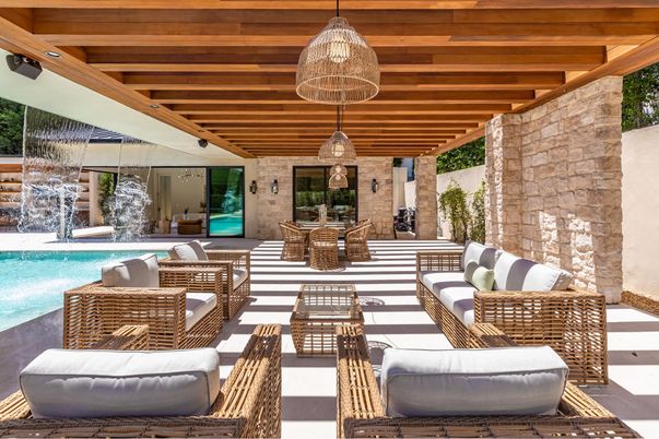 Exterior, Pendant Lights, Pool