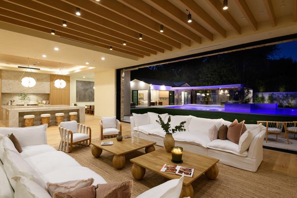 Interior, Living room, Pendant Lights, Recessed Lighting, Wood Texture Flooring