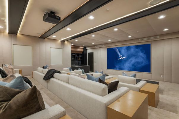 Interior, Projection Screen, Recessed Lighting, Theatre Room