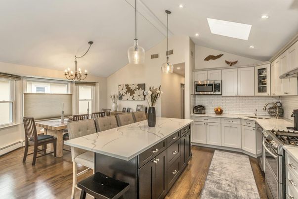 Chandelier, Dining room, Interior, Kitchen, Pendant Lights, Recessed Lighting, Stainless Steel Appliances, Wood Texture Flooring